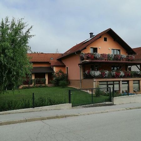 Apartment Pavlesic Слуни Экстерьер фото