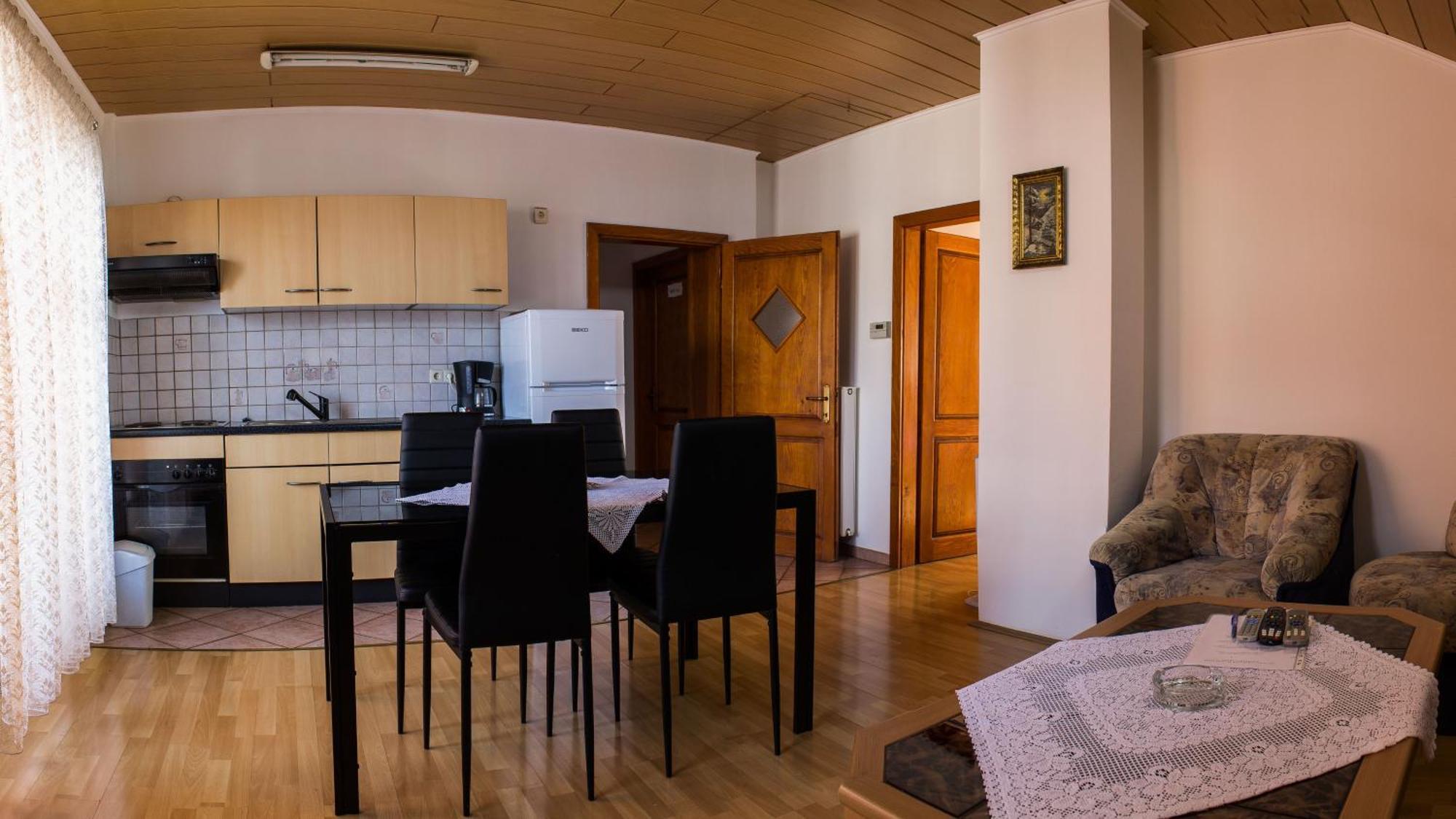 Apartment Pavlesic Слуни Экстерьер фото